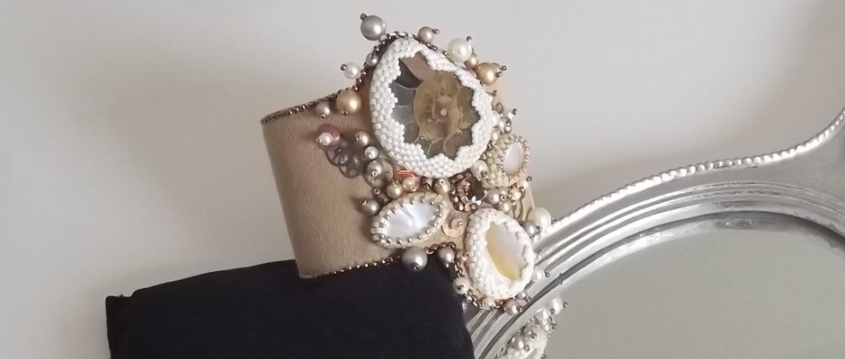 Collier el contrario dev.jpg