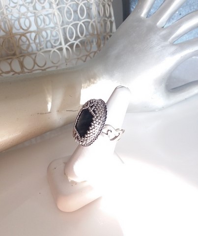 bijou fait main - bague tiger blue coté