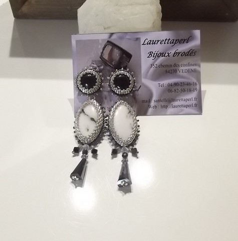 bijou brodé - Boucles clip graphique