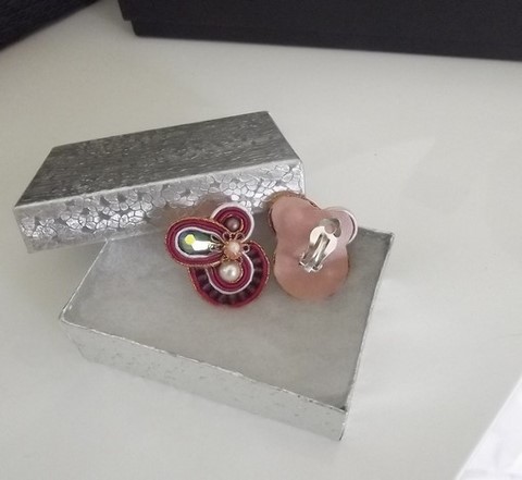 Bijou artisanal - Boucles clip "décalées"