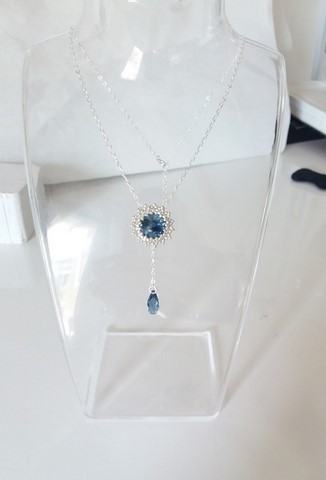 Colllier brodé à l'aiguille - collier Subtil