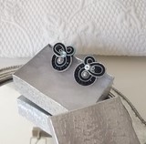 Bijou artisanal - Boucles "décalées" bleu