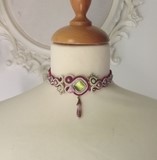 Colllier brodé à l'aiguille - collier ras de cou amélia